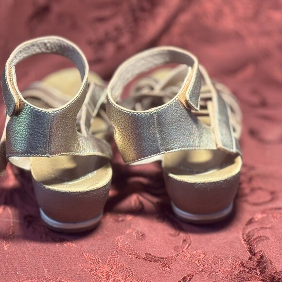 Dansko Rose Gold Gladiator Sandal Metallic Leather Strappy Wedge 38 (US 7.5-8) - Picture 3 of 4